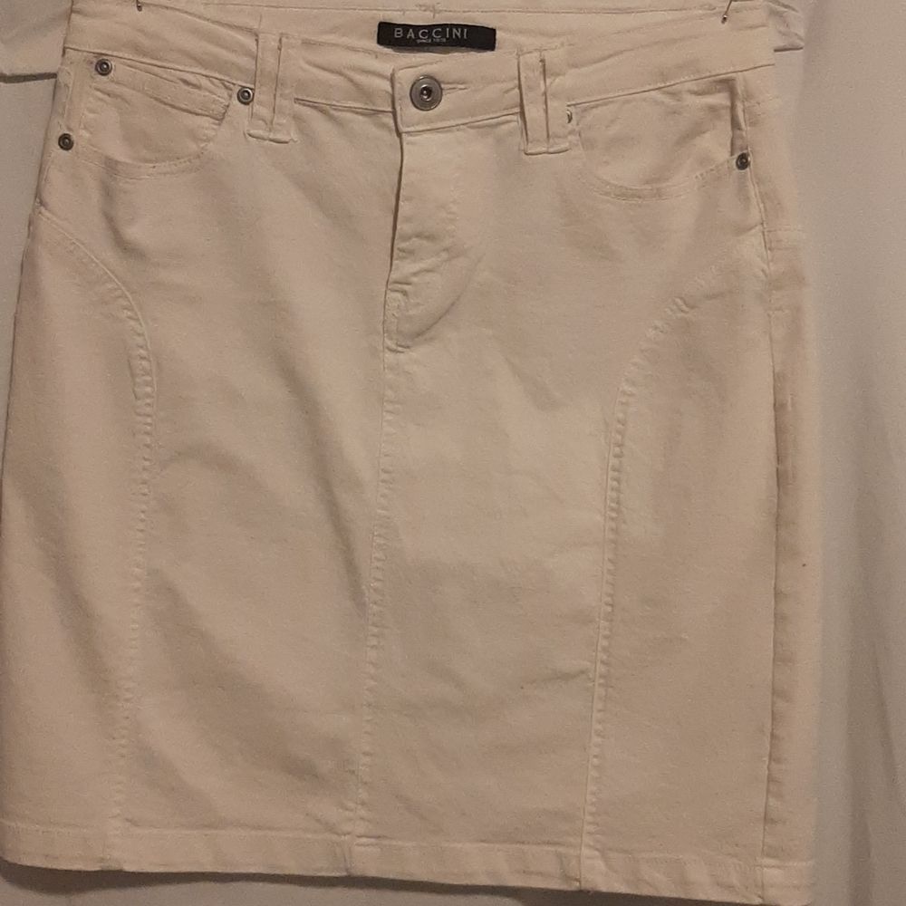 Baccini white Denim Skirt size 6p